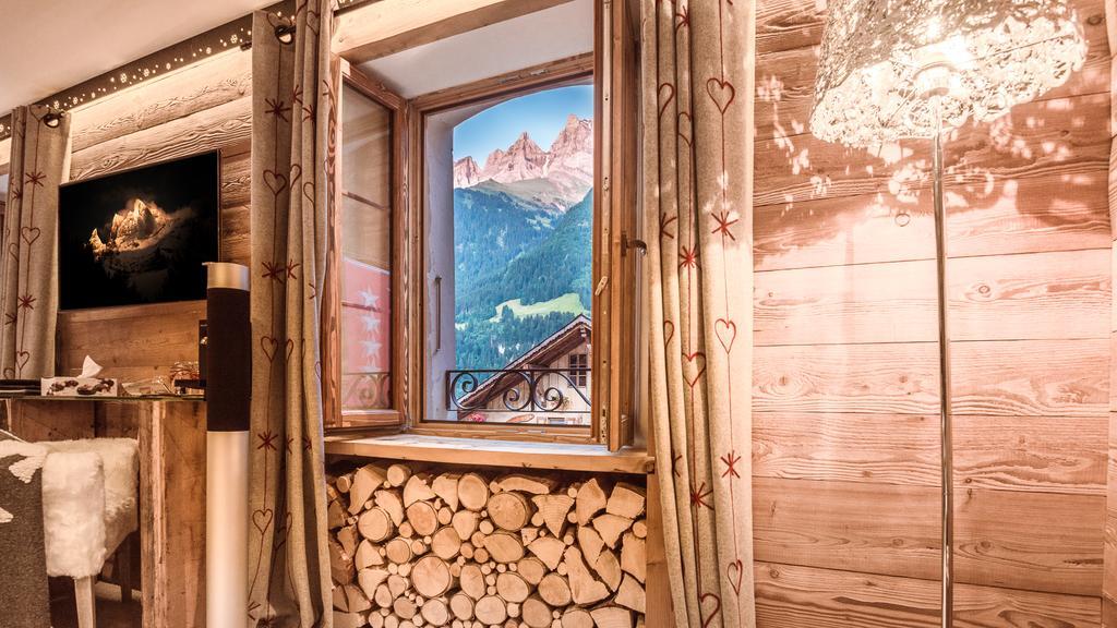 Le Chalet De L'Atelier - Le Nord Champery Ruang foto