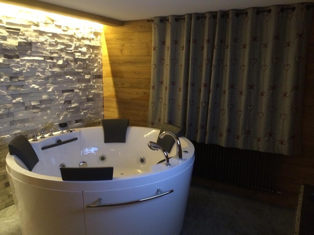 Le Chalet De L'Atelier - Le Nord Champery Ruang foto