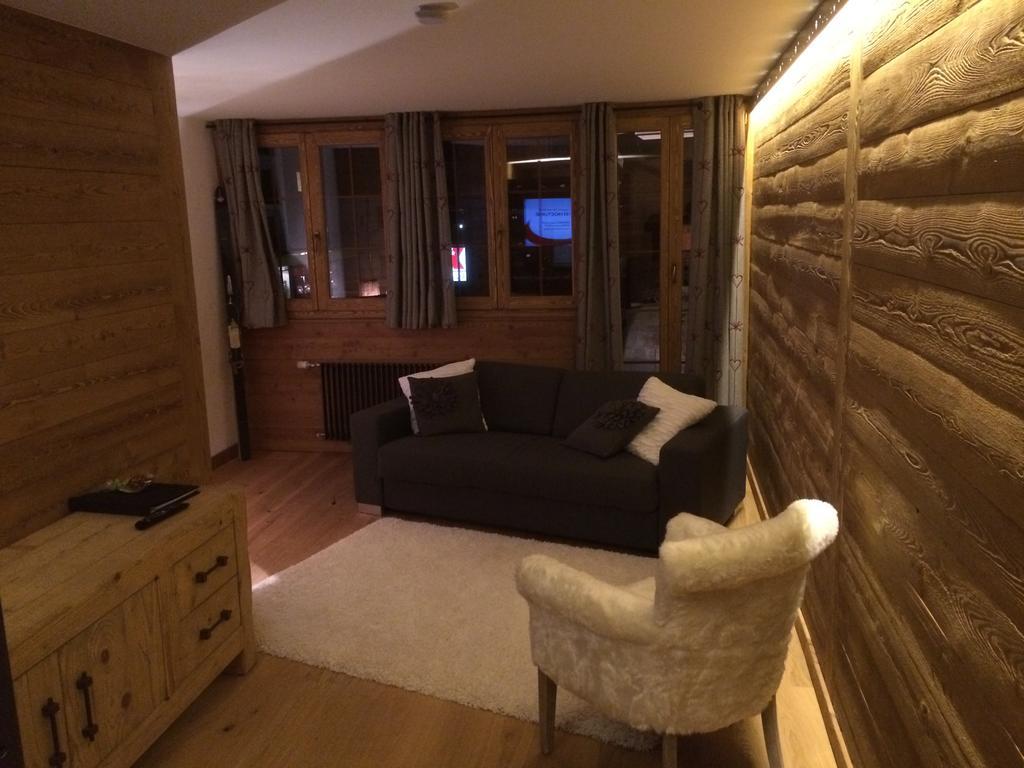 Le Chalet De L'Atelier - Le Nord Champery Ruang foto